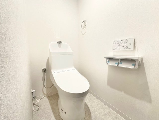 シャルマンコーポ神足　3階のトイレ