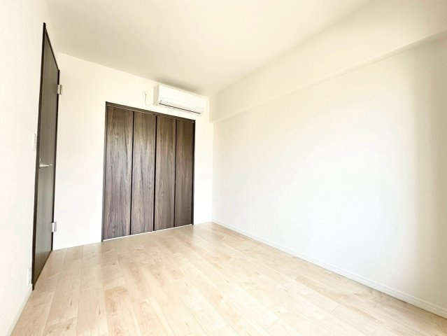 シャルマンコーポ神足　3階の洋室