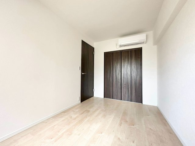 シャルマンコーポ神足　3階の洋室