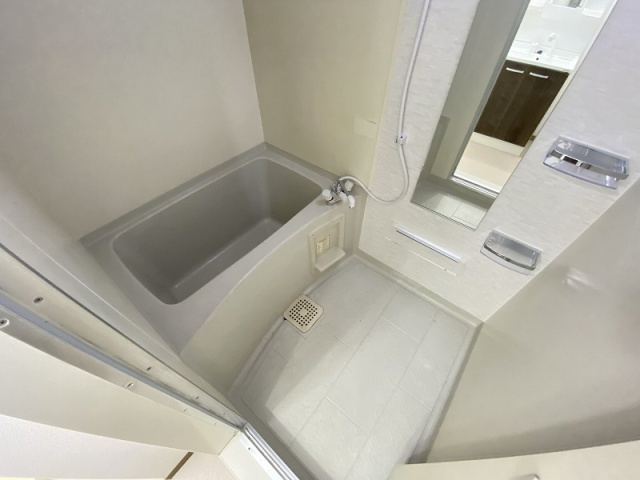 神戸市須磨区須磨浦通６丁目のアパートの浴室