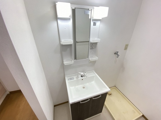 神戸市須磨区須磨浦通６丁目のアパートの洗面所