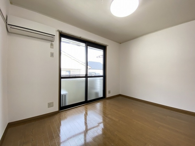 神戸市須磨区須磨浦通６丁目のアパートの内装|洋室