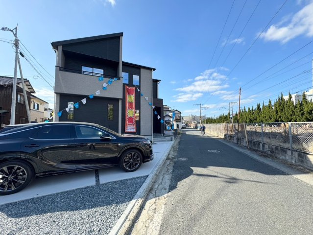 ーAdoble＋アドブル＋ー小倉南区八幡町4期　【小倉南区　新築戸建て】の前面道路含む現地写真|目の前が線路なので電車好きにはいいですね♪　【小倉南区　新築戸建て】