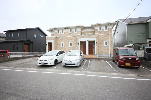 アダージュⅡの駐車場