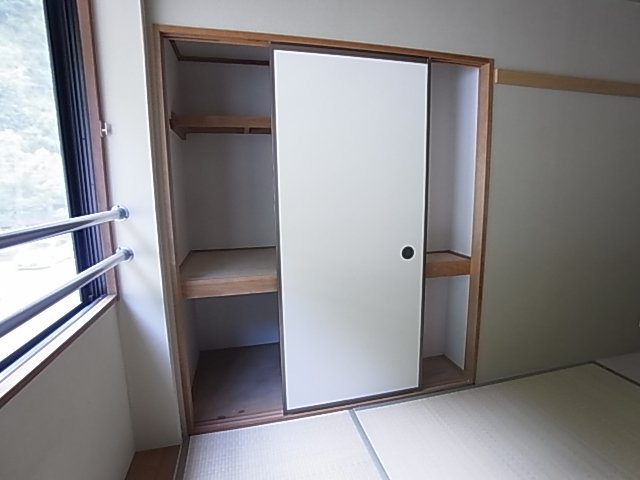 神戸市兵庫区平野町字天王谷東服山のアパート