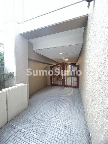 アビータ・ミオ神戸岡本のエントランス