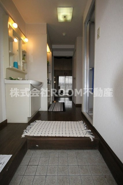 T´ｓマンションの玄関|明るい玄関です