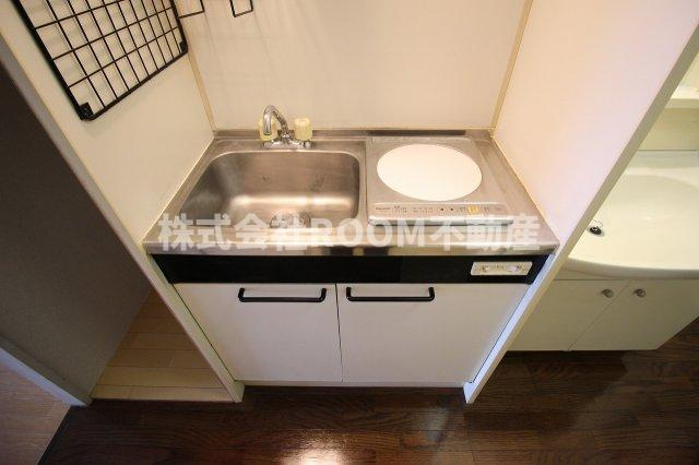 T´ｓマンションのキッチン|コンパクトなキッチンで掃除もラクラク