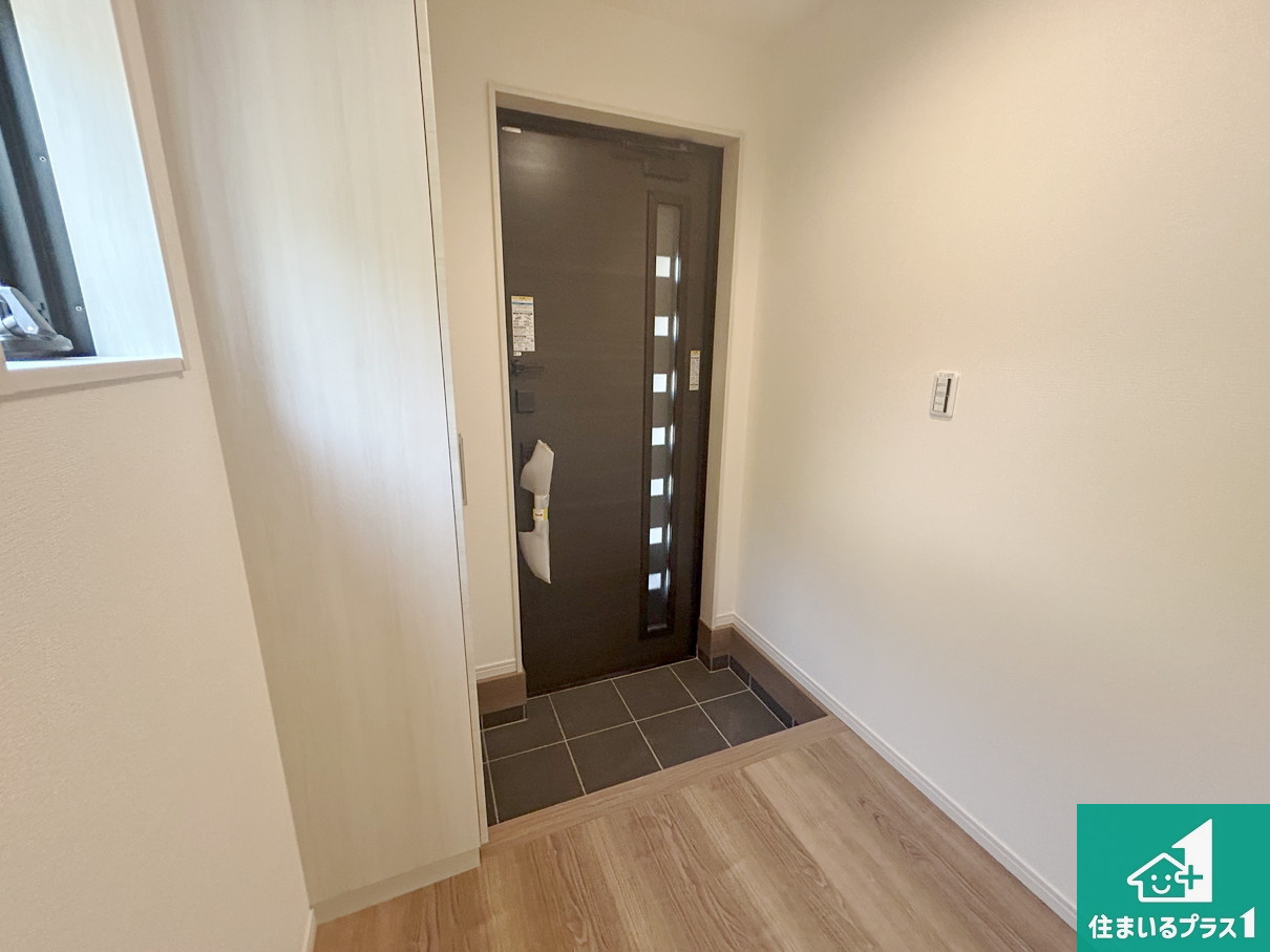 堺市南区槇塚台　新築一戸建ての玄関|シューズボックスにはたくさんの靴が収納できるので玄関周りはいつもスッキリ！ご家族が増えても安心！