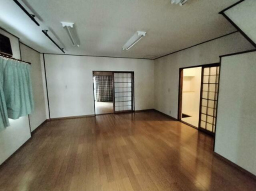 六名新町６－６店舗事務所の居間・リビング