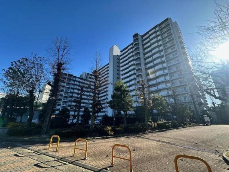 メイプルパークスクエア東2番街の外観|新しい生活にいかがでしょうか？外観はお住まいの顔になります。こだわりたいポイントですね。水回りリフォームやリノベーションも承ってます。
■現地見学・資金計画相談・住宅ローン相談もお問合せ受付中■