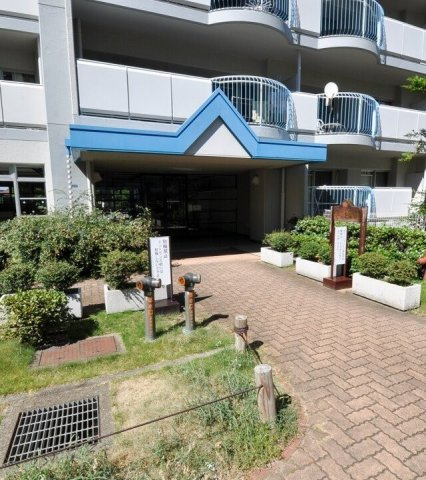 メイプルパークスクエア東2番街のエントランス|■物件内覧・資金計画相談・住宅ローン相談、リフォーム相談、お問合せ受付中■
※当日・翌日のご内覧、ご相談はお電話でのお問合せがスムーズです！