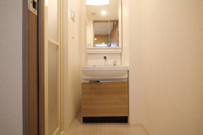 【洗面所】 | プレサンスOSAKA DOMECITYビーツ | 独立洗面台あり、毎朝おしゃれに忙しい女性の方におすすめです