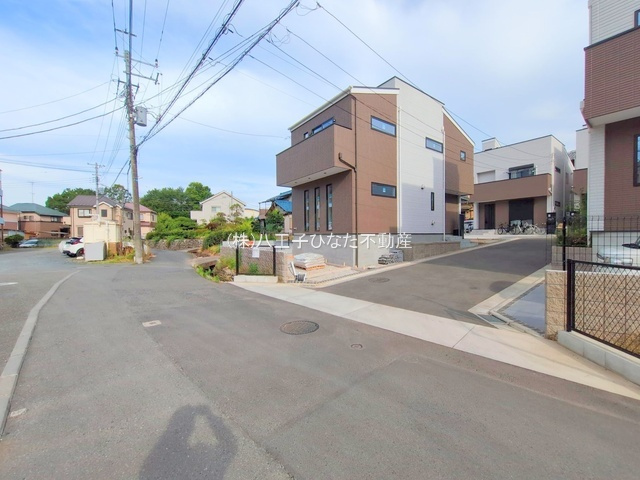 祝：成約済み　八王子市　高尾　新築戸建ての前面道路含む現地写真|～仲介手数料無料☆八王子ひなた不動産～　八王子市館町　新築戸建