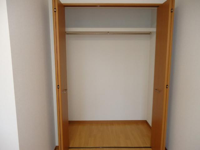 モンテ　リゾーネの内装|南側洋室収納