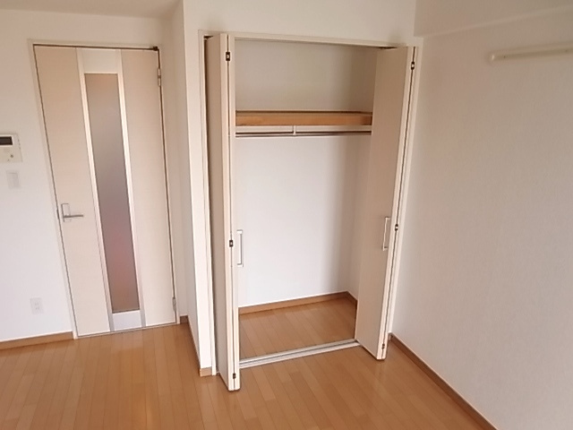 神戸市兵庫区永沢町４丁目の賃貸マンションの収納|クローゼット