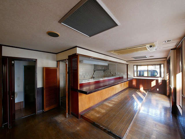 メイコウビルの内装