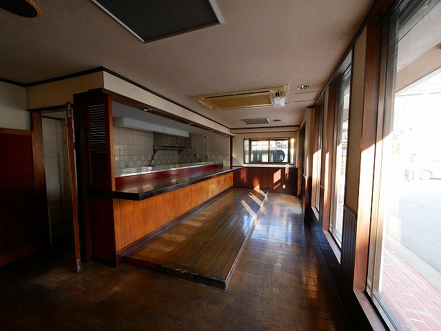 メイコウビルの内装