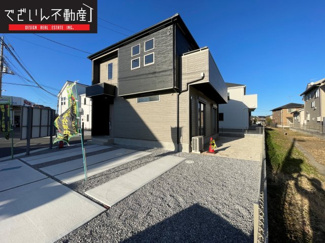 【外観】 | ≪9号棟≫閑静な住宅地に堂々と佇むモダンな外観デザイン。陽当たり良好な立地です。
現地(2025年2月撮影)