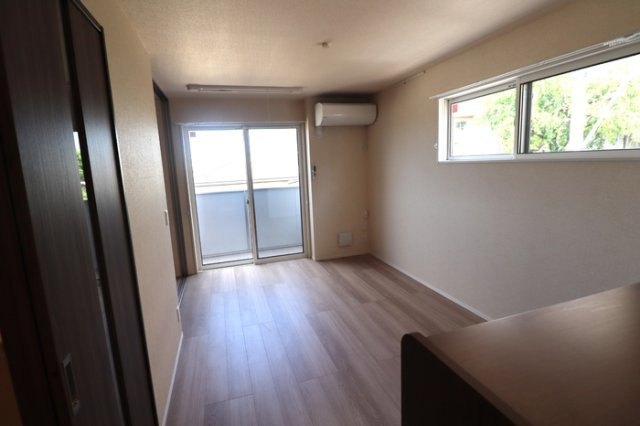 ヴェルジェＡの居間・リビング