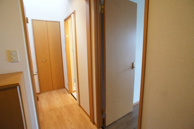 【内装】 | ビューテラスダイキ | 手前がLDK、奥が洗面所です