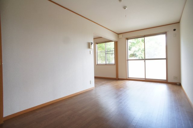 【居間・リビング】 | ビューテラスダイキ | 15帖のリビングダイニングです