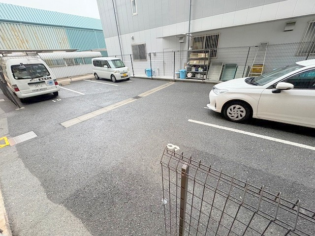 アミスタ菅原の駐車場