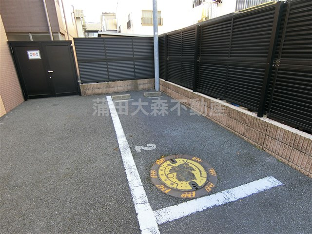 メインステージ多摩川の駐車場|敷地内平置き駐車場　空き状況等詳細はお問合せください。