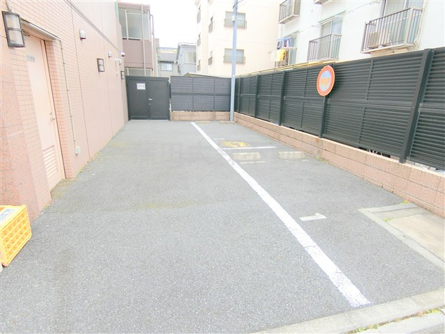 メインステージ多摩川の駐車場