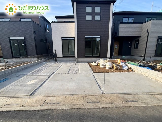 鴻巣市人形　3期　新築戸建　グラファーレ03の駐車場