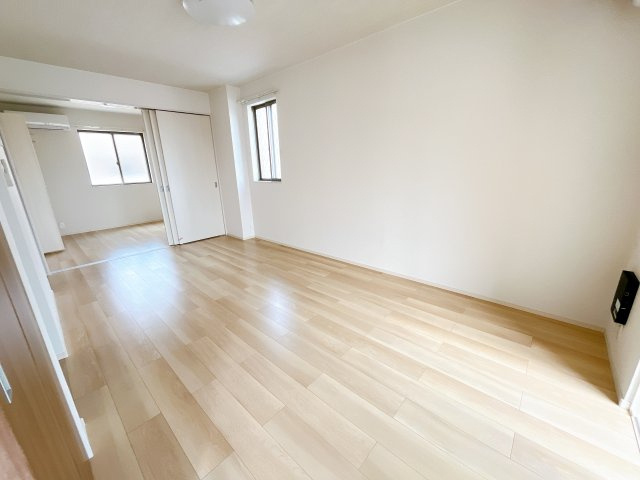 シリウスの居間・リビング|別部屋同一間取りのお写真となります。