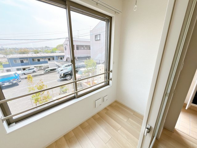 シリウスのバルコニー|別部屋同一間取りのお写真となります。