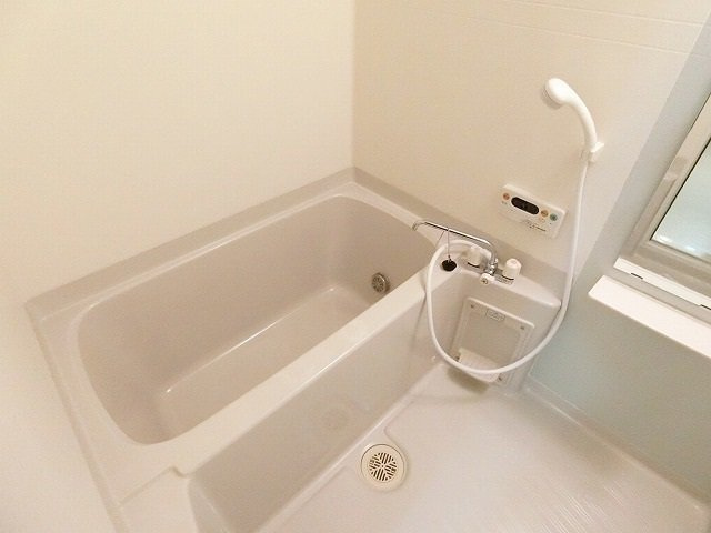 ビィリア　アイコスの浴室