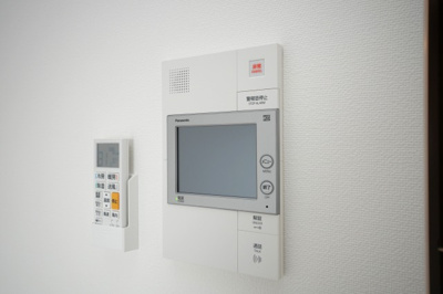 【セキュリティ】 | S-RESIDENCE難波大国町domina | モニター付きインターホンです