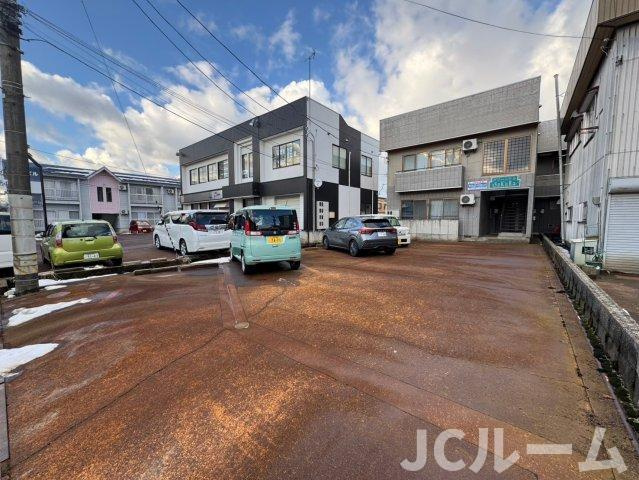 グリーンヒルサクラの駐車場