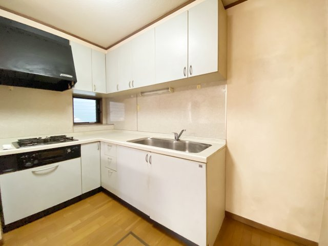 『八王子市中古戸建て』八王子市散田町5【仲介手数料無料】のキッチン|～仲介手数料無料☆八王子ひなた不動産～八王子市散田町　中古戸建
