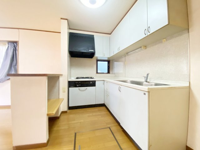 『八王子市中古戸建て』八王子市散田町5【仲介手数料無料】のキッチン|～仲介手数料無料☆八王子ひなた不動産～八王子市散田町　中古戸建
