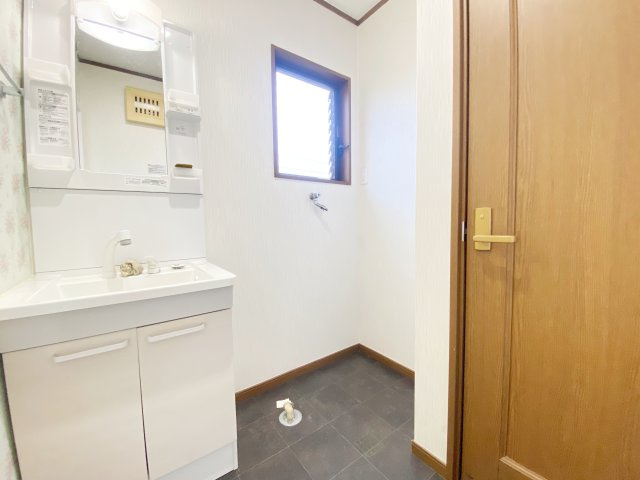 『八王子市中古戸建て』八王子市散田町5【仲介手数料無料】の洗面所|～仲介手数料無料☆八王子ひなた不動産～八王子市散田町　中古戸建
