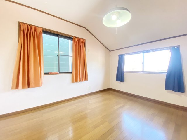 『八王子市中古戸建て』八王子市散田町5【仲介手数料無料】の洋室|～仲介手数料無料☆八王子ひなた不動産～八王子市散田町　中古戸建
