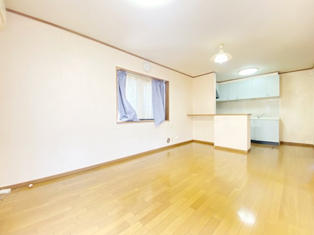 『八王子市中古戸建て』八王子市散田町5【仲介手数料無料】の居間・リビング|～仲介手数料無料☆八王子ひなた不動産～八王子市散田町　中古戸建
