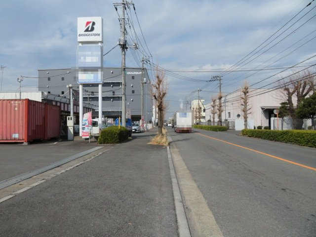 入間市宮寺の倉庫の周辺