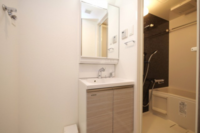 【独立洗面台】 | S-RESIDENCE難波大国町domina | 独立洗面台あり、毎朝おしゃれに忙しい女性の方におすすめです