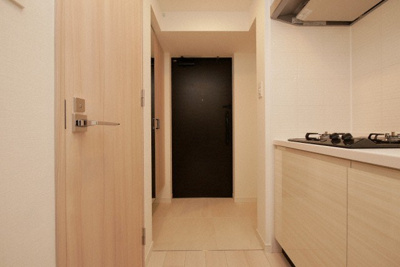 【玄関】 | S-RESIDENCE難波大国町Tres | 収納もある玄関です