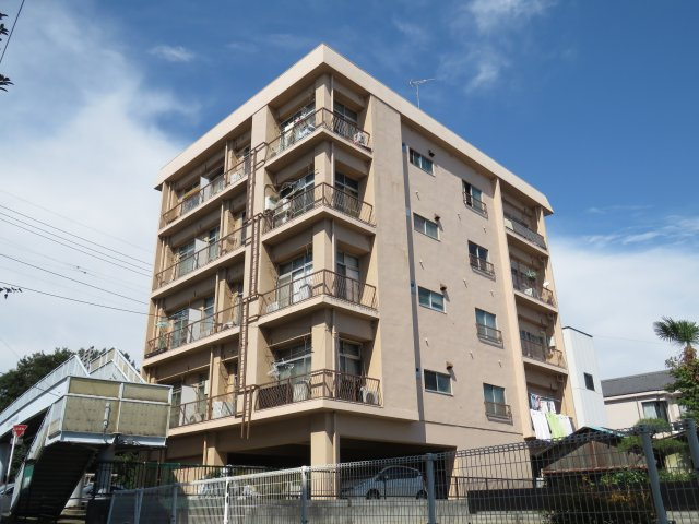 川越三浦マンションの外観