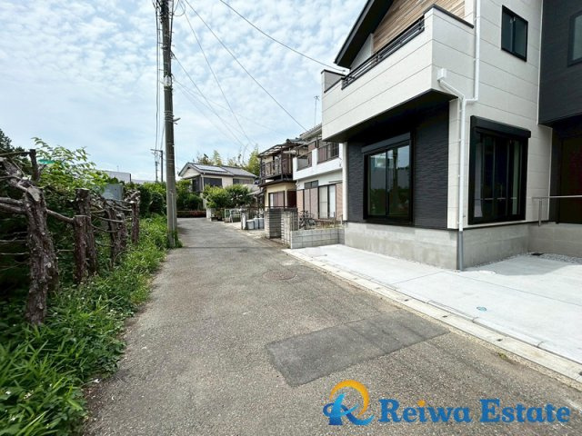 新築戸建　茅ヶ崎市下町屋1丁目の前面道路含む現地写真