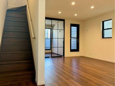 【居間・リビング】 | 井田戸建 | 駐車場無料です♪