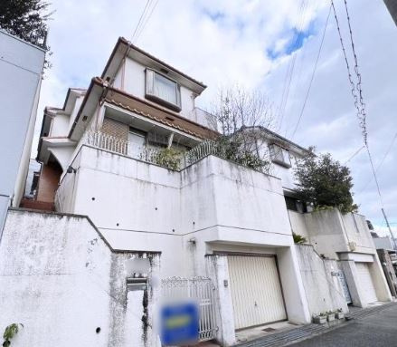 吹田市朝日が丘町　中古戸建の外観