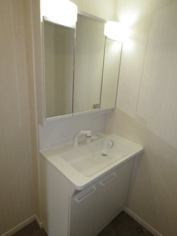 川越フラワーホームの独立洗面台