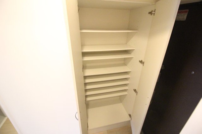 【収納】 | クローバー・グランデ昭和町 | 玄関収納