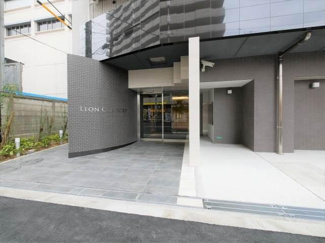 【エントランス】 | レオンコンフォート難波アッシュ | 清潔なエントランスです